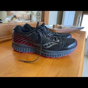 Womens Saucony Guide TR trail running shoes size 10